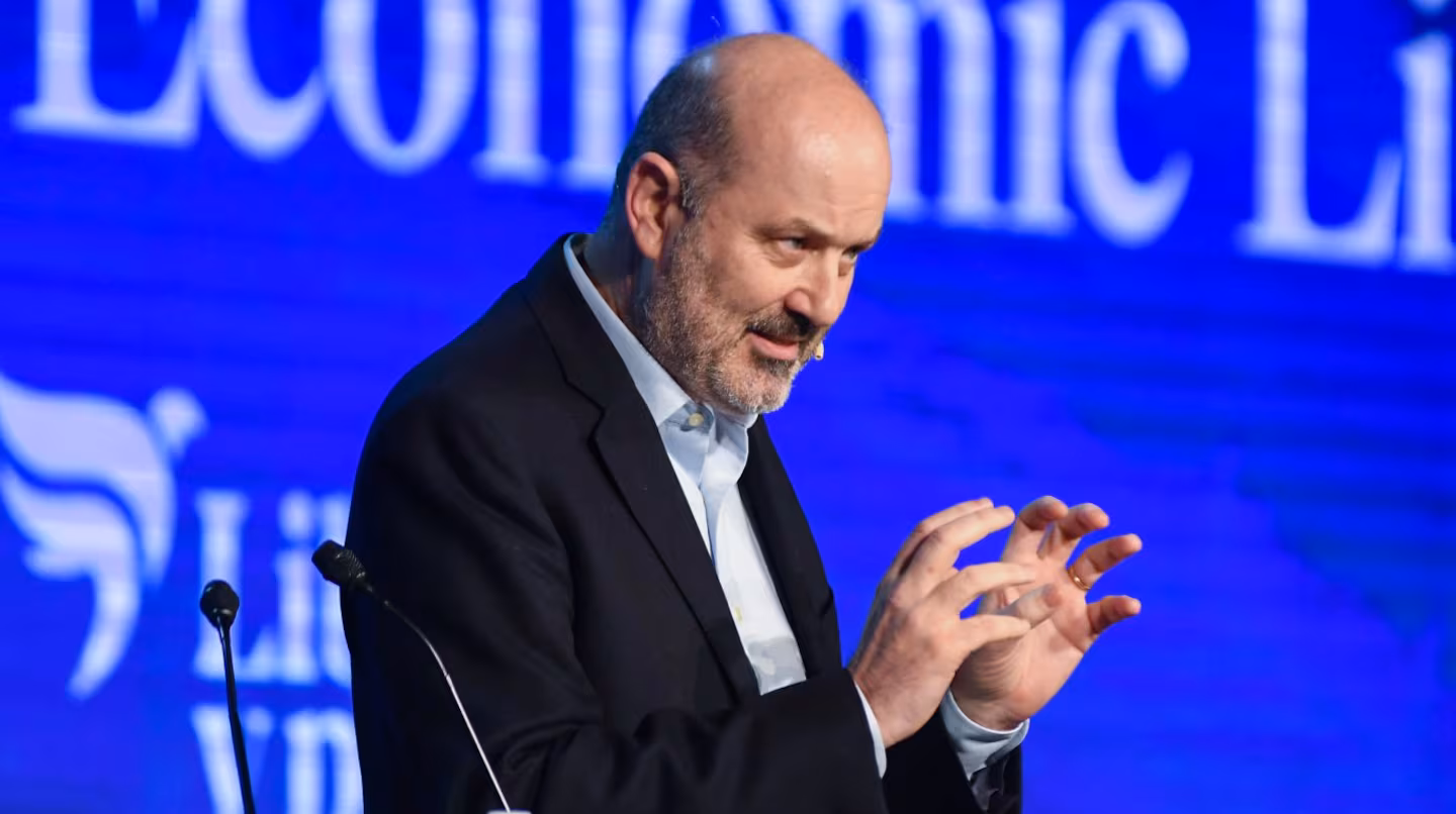 El ministro de Desregulación y Transformación del Estado, Federico Sturzenegger, reflotó la idea de privatizar Aerolíneas Argentinas, tras los sucesivos paros de pilotos.