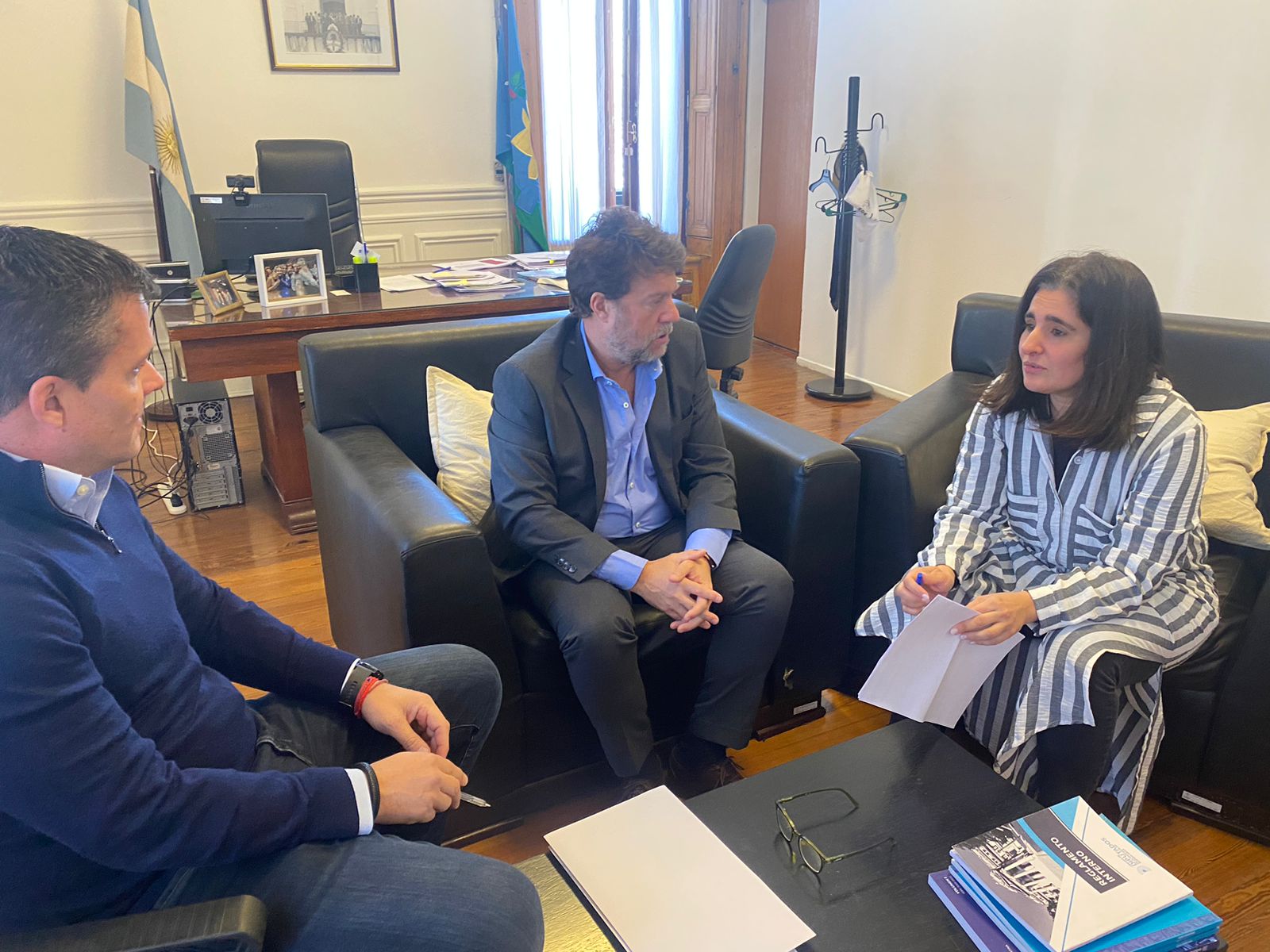 El titular del PRO en Diputados, Agustín Forchieri; de la UCR-Cambio Federal, Diego Garciarena; y de la Coalición Cívica, Maricel Etchecoin; presentaron un mega proyecto para imponer la Boleta Única de Papel en las elecciones bonaerenses.
