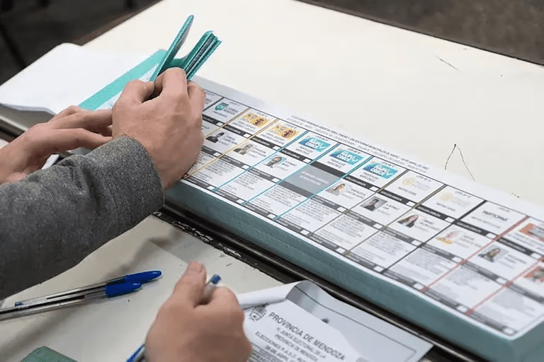 Boleta Única de Papel: los defensores de este sistema aseguran que se simplifica el sufragio y mejora la transparencia electoral