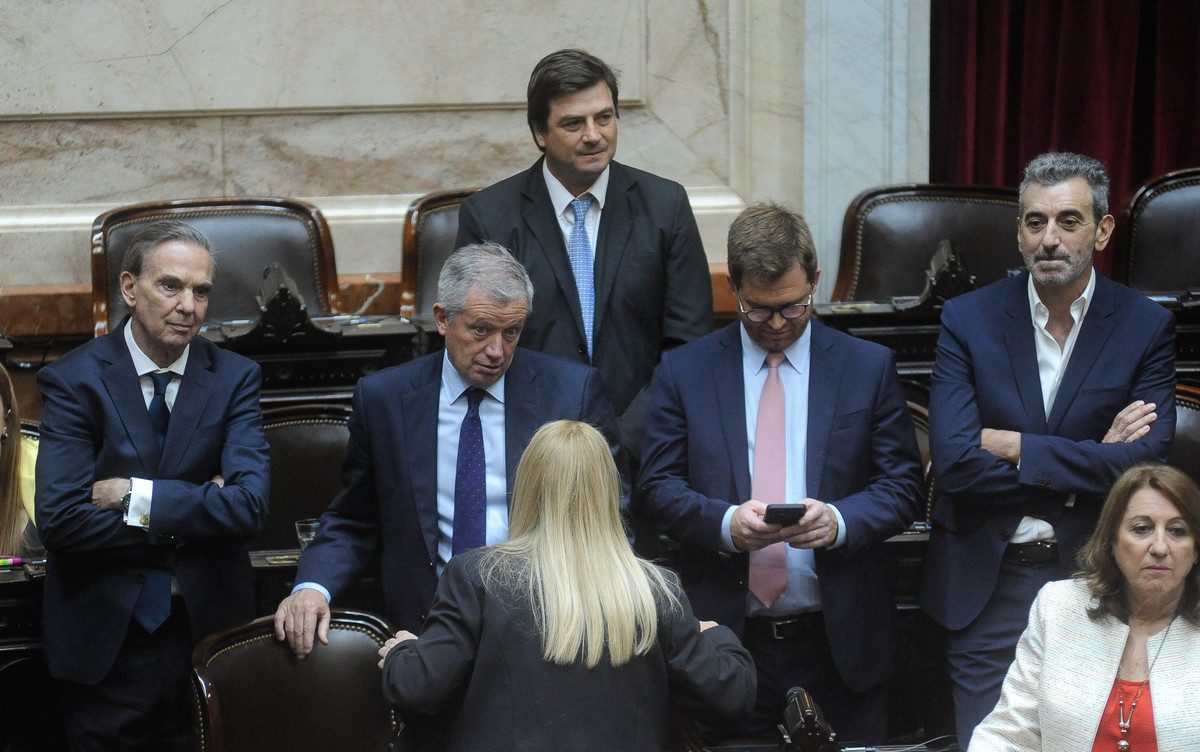 Presupuesto 2025: El bloque de Pichetto fue el primero en definir su ausencia en el acto de Milei