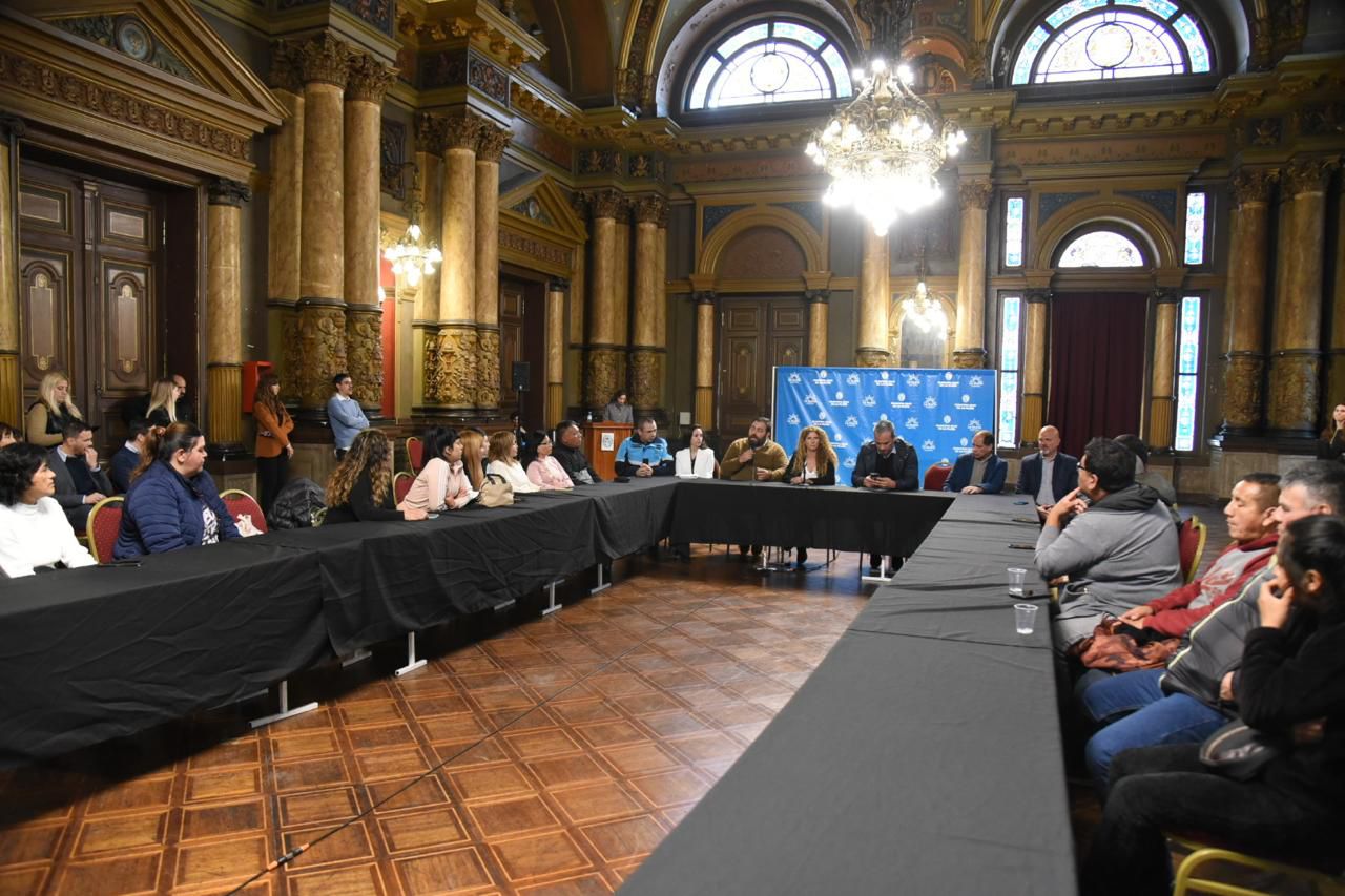 Durante la reunión con la gestión de Alak, los representantes de la venta ambulante se comprometieron a liberar la vía pública el 30 de septiembre. 