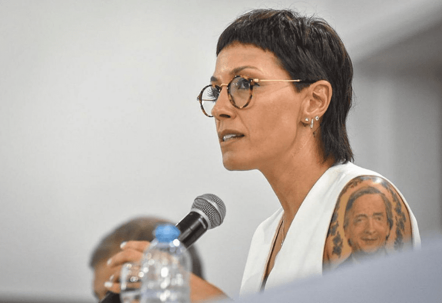 La intendenta de Quilmes, Mayra Mendoza, volvió a cargar contra Caputo tras la prohibición de cobrar las tasas municipales.