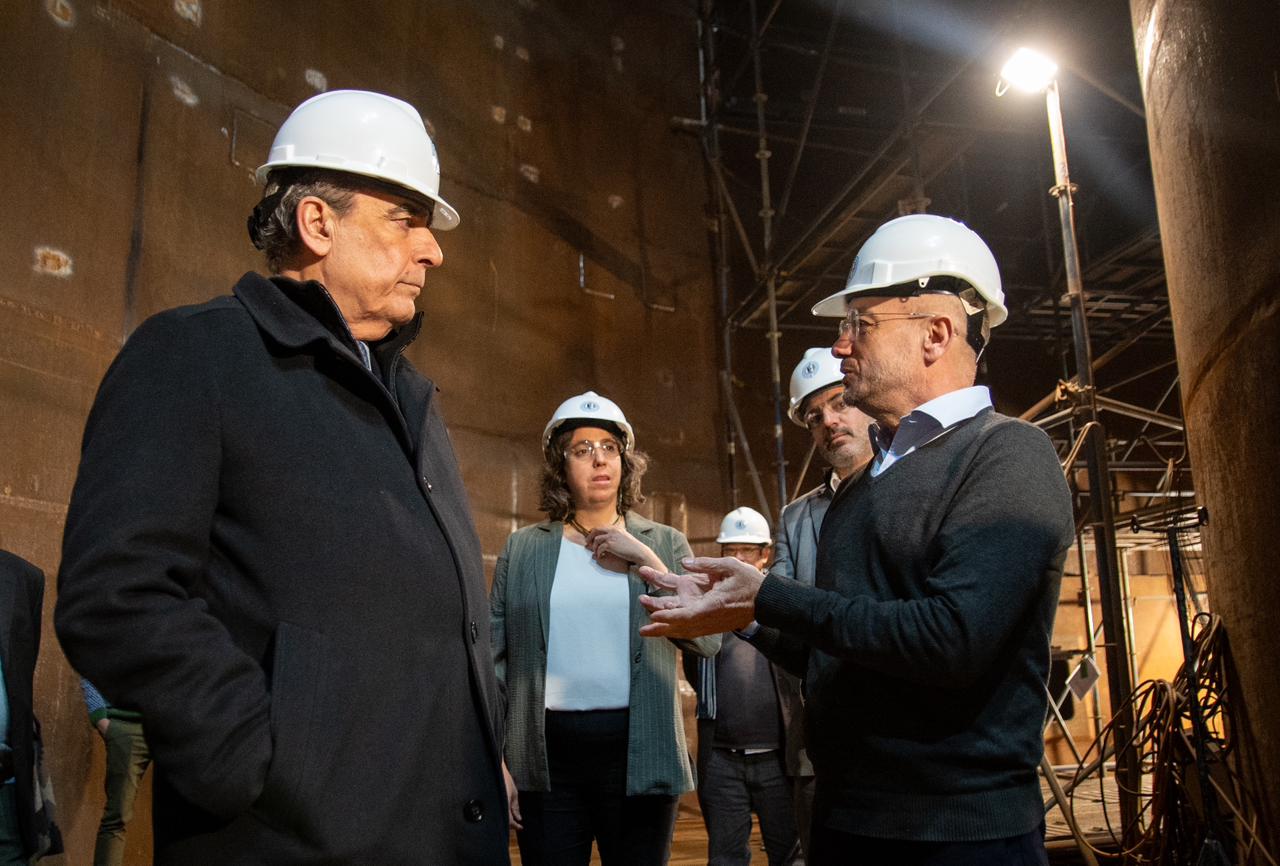 CAREM: El jefe de gabinete Francos visitó el reactor hace menos de un mes y destacó la obra como "imprescindible" para el país.