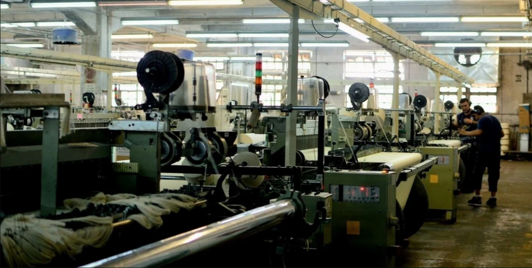 La CAME informó que la actividad manufacturera de las pymes cayó un 8,7% y acumuló así una retracción de 16,9%.