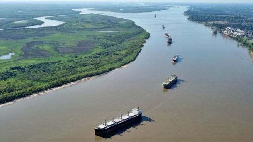 Autoridades portuarias sostienen que es necesario dragar el Canal Magdalena para competir de igual a igual con Uruguay.