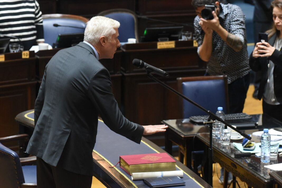 La Cámara de Diputados bonaerense anunció los nombres que ocuparán tres lugares legislativos vacantes. Quiénes son y qué rol tendrán.