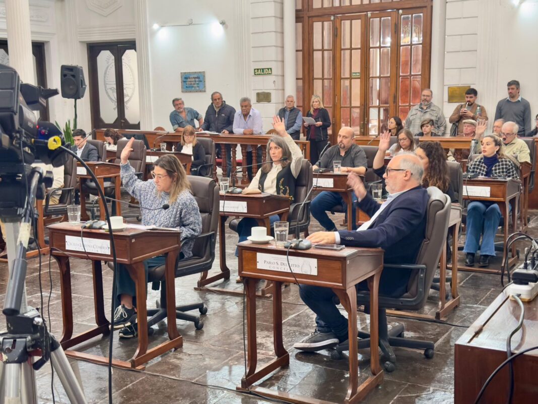 El bloque de Unión por la Patria de San Nicolás presentó una batería de informes por la “falta de transparencia” en el manejo de fondos por parte del intendente Passaglia.