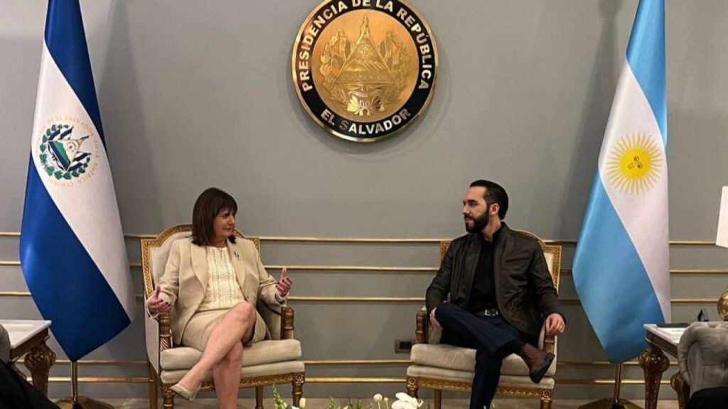 Javier Milei recibirá al presidente de El Salvador, Nayib Bukele, en la Casa Rosada, que arribó a Argentina el pasado jueves.