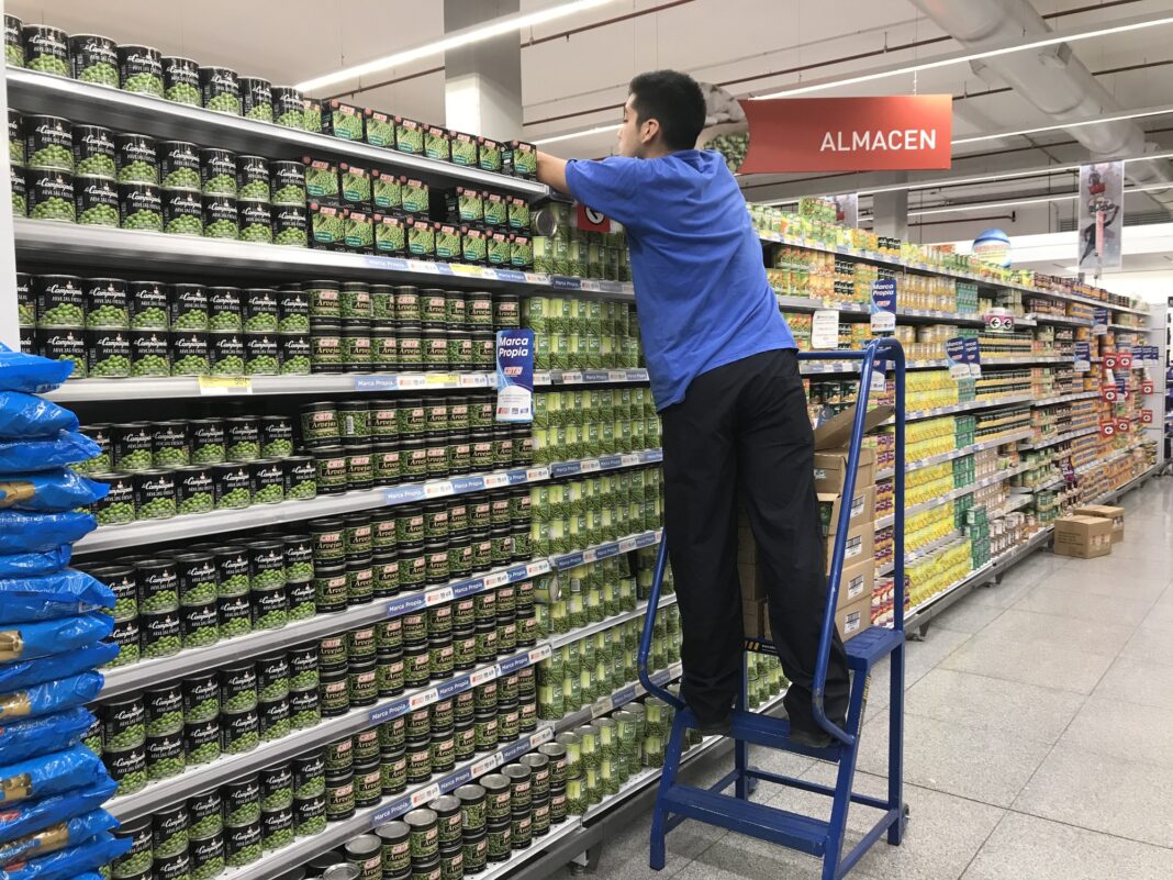 La consultora Scentina anticipó que el consumo masivo podría finalizar este 2024 con una caída superior al 10%.
