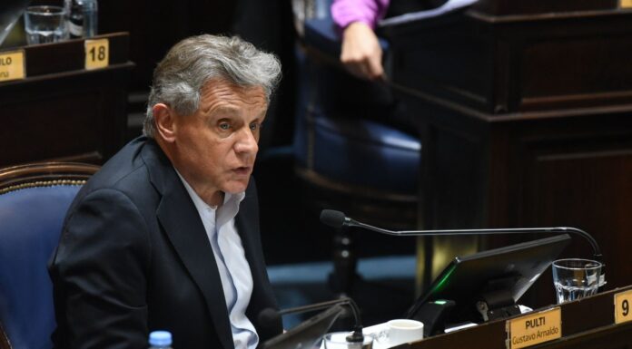 El diputado peronista Gustavo Pulti rechazó la intención del gobierno de Javier Milei de privatizar la Escuela Nacional de Pesca, ubicada en Mar del Plata.