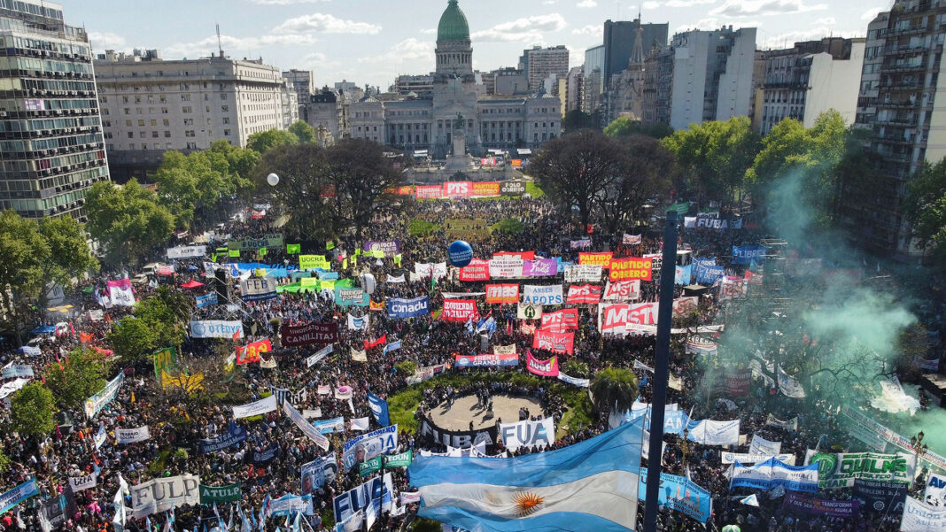 El Gobierno de Milei enfrenta la segunda gran marcha universitaria, el nuevo golpe de la comunidad educativa.