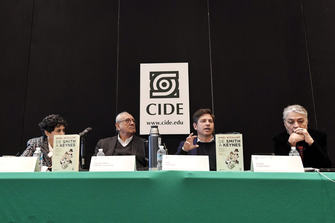 En su viaje a México por la asunción presidencial de Sheinbaum, Kicillof firmó convenios para el desarrollo del litio y dio una clase magistral.