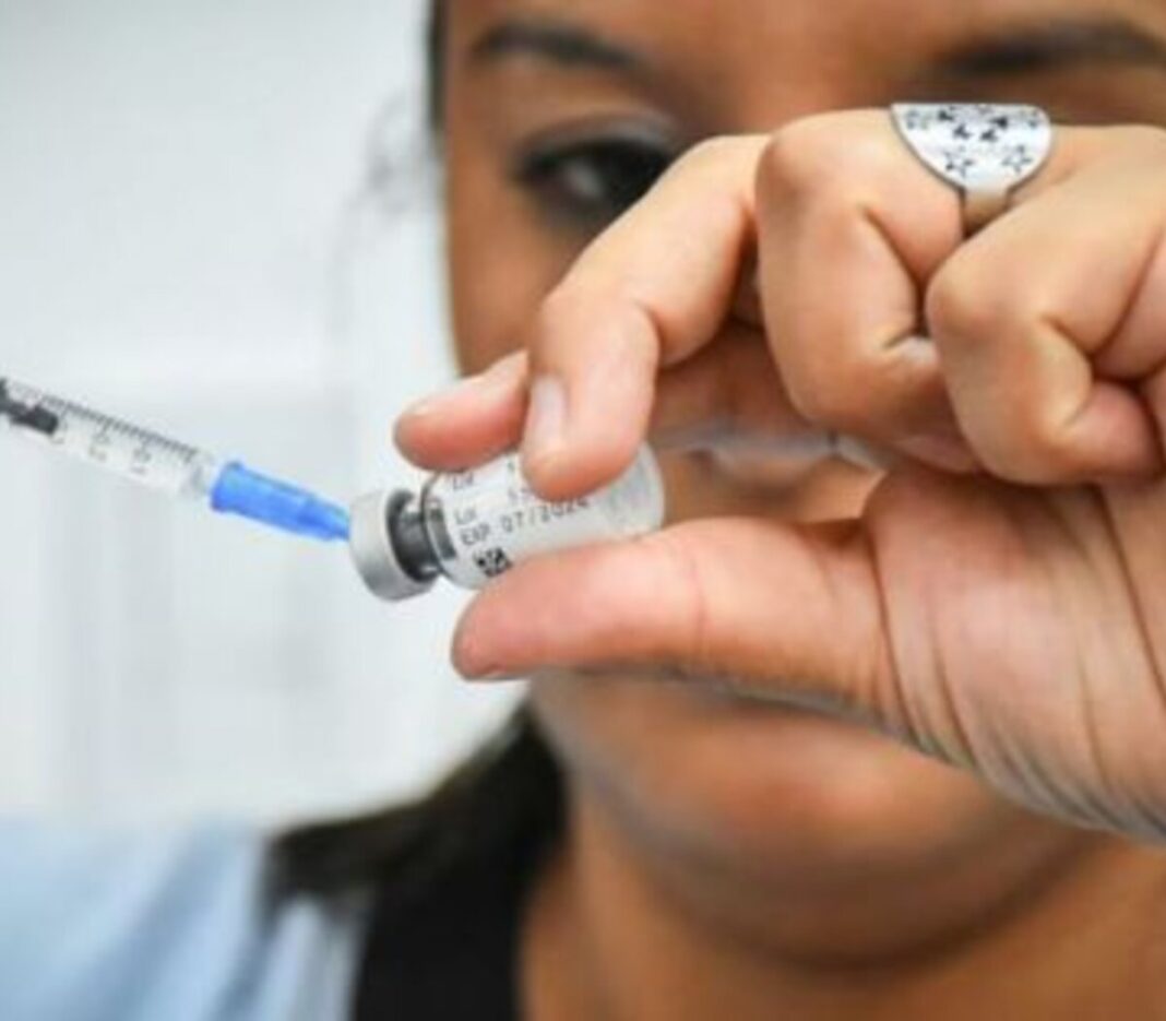 El Ministerio de Salud bonaerense, que conduce Nicolás Kreplak, dio detalles sobre la campaña de vacunación contra el dengue.