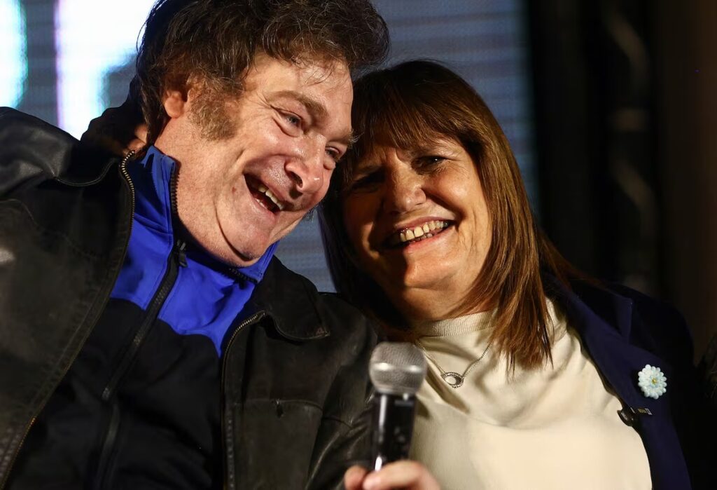 Patricia Bullrich defendió la gestión de Milei y le pidió a los aliados que "empujen del carro sin mirar uno por uno los melones". 