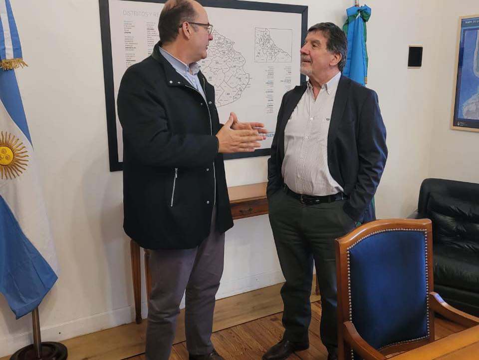 Hector Olivera se reunió Alberto Sileoni para la gestión de tres nuevas aulas para la escuela primaria de Tordillo.