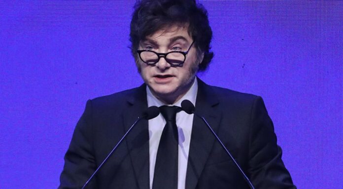 El presidente de la Nación, Javier Milei, se prepara para disertar esta tarde en la 60° edición del Coloquio de IDEA.