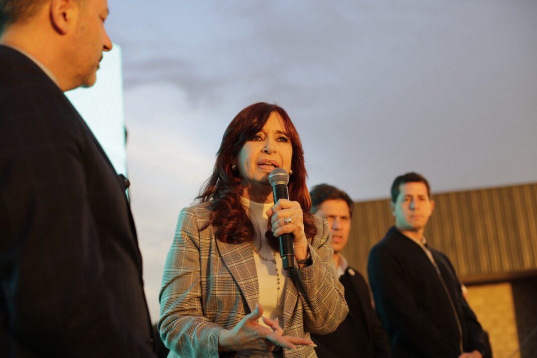 A través de una carta, Cristina Kirchner, confirmó sus intenciones de postularse para conducir al PJ nacional.