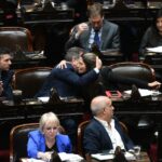 Diputados blindó el veto de Milei y se cae la Ley de Financiamiento Universitario Con votos de gobernadores y el PRO, el oficialismo logró este miércoles blindar el veto presidencial de Javier Milei contra la Ley de Financiamiento Universitario.