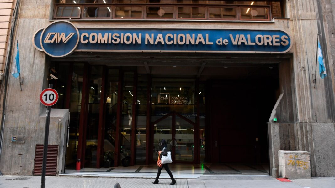 Unión por la Patria y La Libertad Avanza abrieron un nuevo debate en la Legislatura bonaerense por el proyecto que habilita a los menores de edad a invertir.