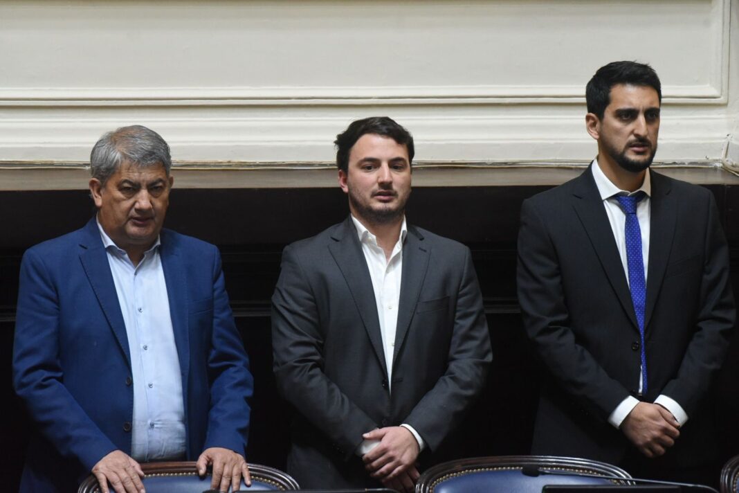 Legisladores bonaerenses de La Libertad Avanza salieron a celebrar el veto a la Ley de Financiamiento Universitario.
