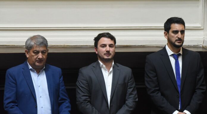 Legisladores bonaerenses de La Libertad Avanza salieron a celebrar el veto a la Ley de Financiamiento Universitario.