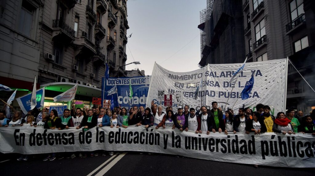 En el marco del Plan de lucha, los gremios confirmaron un nuevo paro este jueves 17 y no se descarta otra marcha en defensa de la educación pública.
