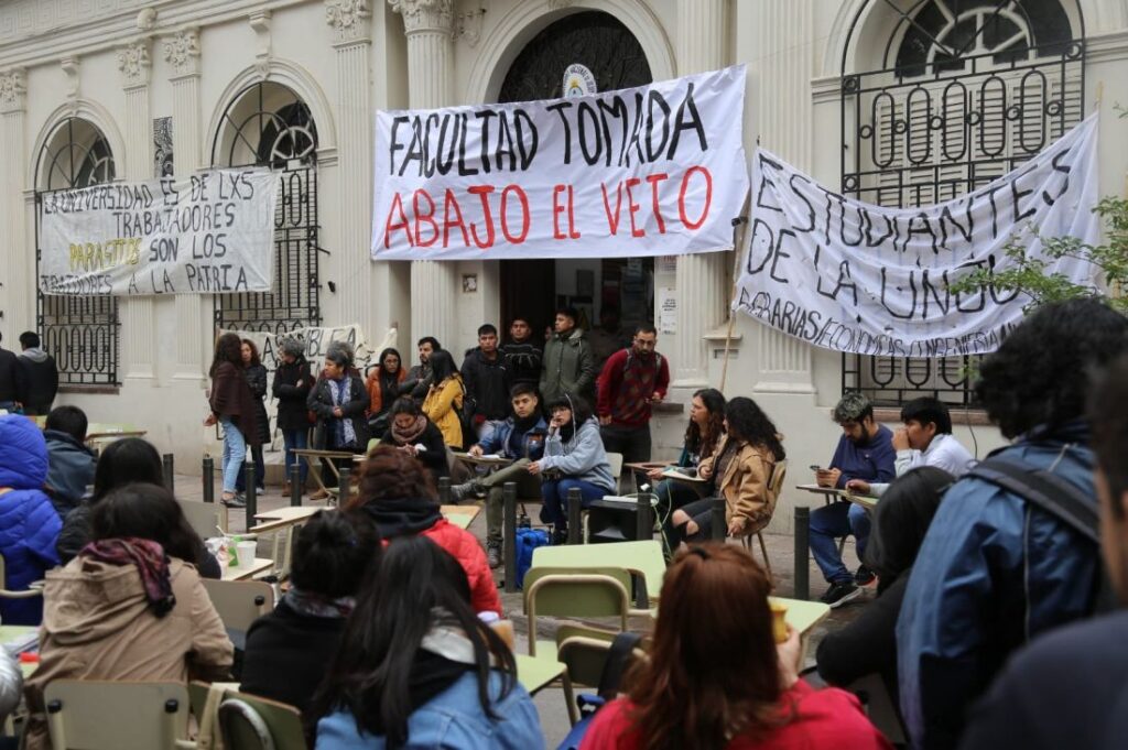 Sigue el conflicto universitario: Estudiantes de la UNJu analizan marchar en protesta a la visita de la ministra Pettovello a la provincia. 