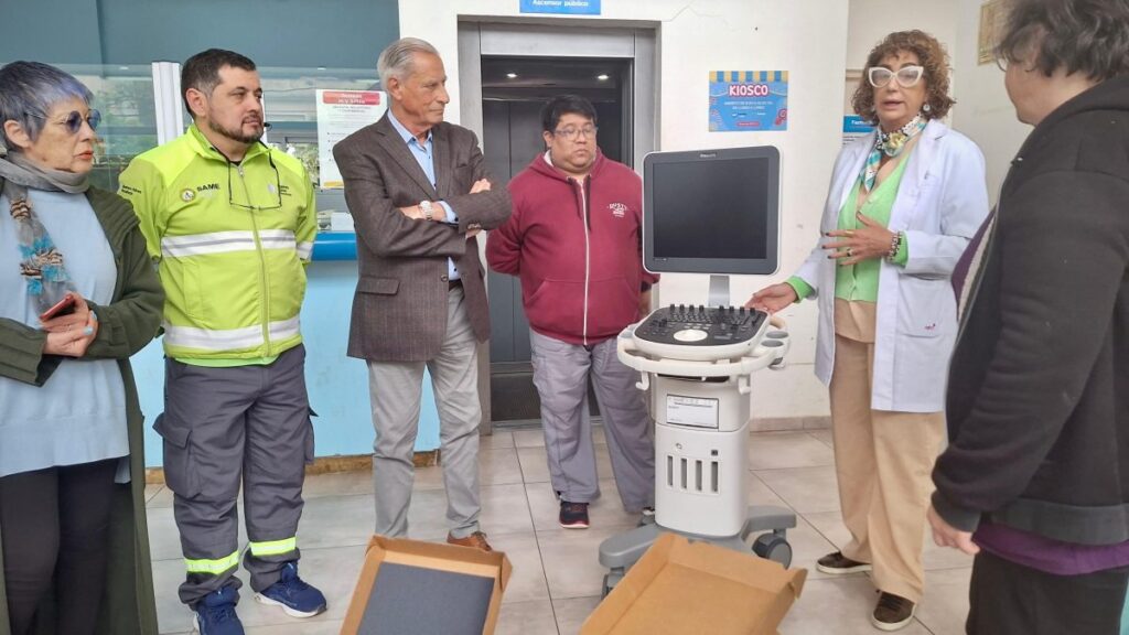 La municipalidad de La Costa entregó un ecógrafo de alta complejidad al Hospital municipal de San Clemente del Tuyú.