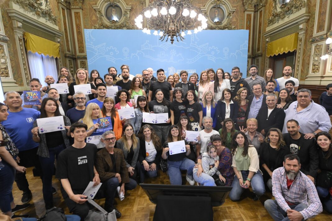 En medio de la interna pejotista, el gobernador bonaerense, Axel Kicillof, retomó su agenda y otorgó financiamiento a más de 200 proyectos comunitarios. Todos los detalles.