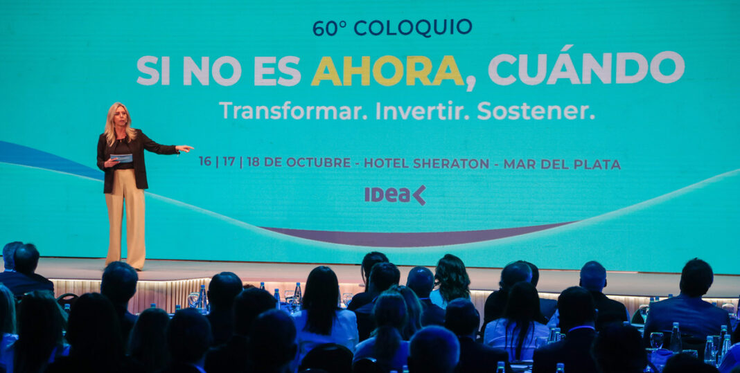 Comienza el segundo día del Coloquio de Idea en Mar del Plata con nuevos oradores y reuniones privadas entre CEOs y políticos.