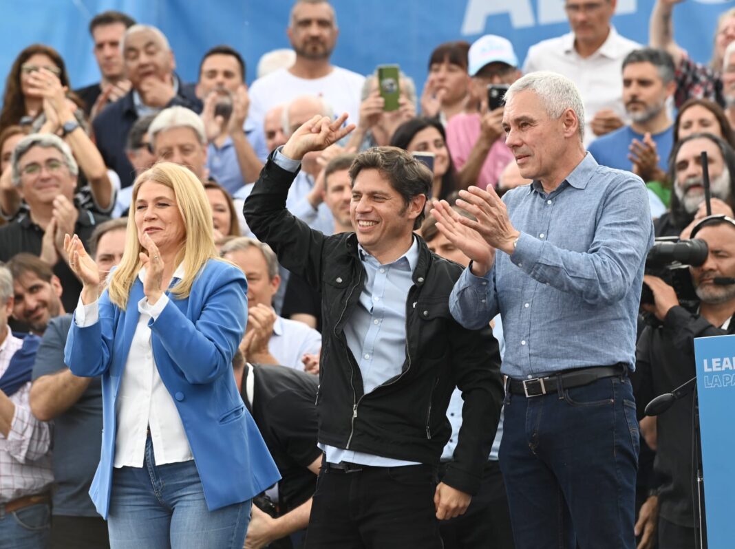 Con intenciones de mostrar músculo militante sin La Cámpora, el gobernador bonaerense, Axel Kicillof, encabeza un mega acto este 17 de octubre por el Día de la Lealtad peronista.