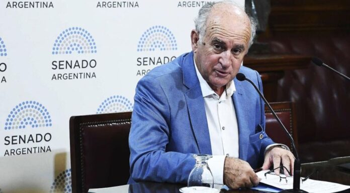 Parrilli le exigió a Kicillof que se pronuncie de manera “clara y explícita” en respaldo a la candidatura de Cristina Kirchner para el PJ nacional.