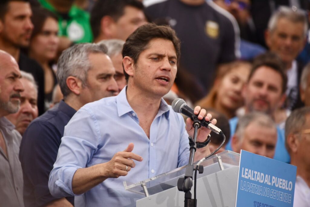 Oscar Parrilli le exigió a Axel Kicillof que se pronuncie de manera “clara y explícita” en respaldo a la candidatura de Cristina Kirchner para presidir el PJ nacional.