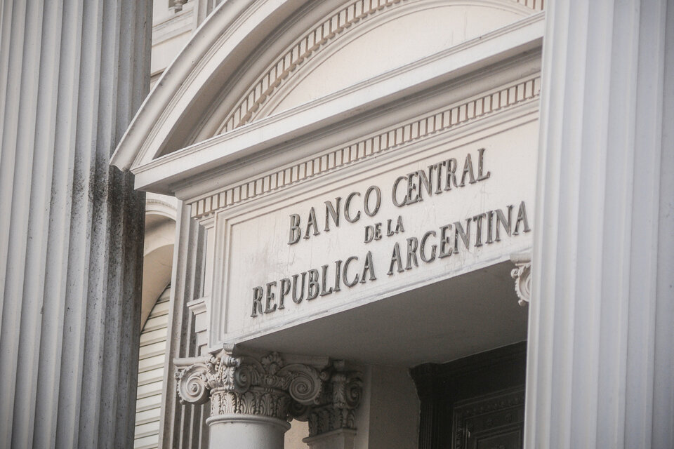 Desde CARBAP apuntaron contra una medida del Banco Central, que restringe la toma de créditos para productores.