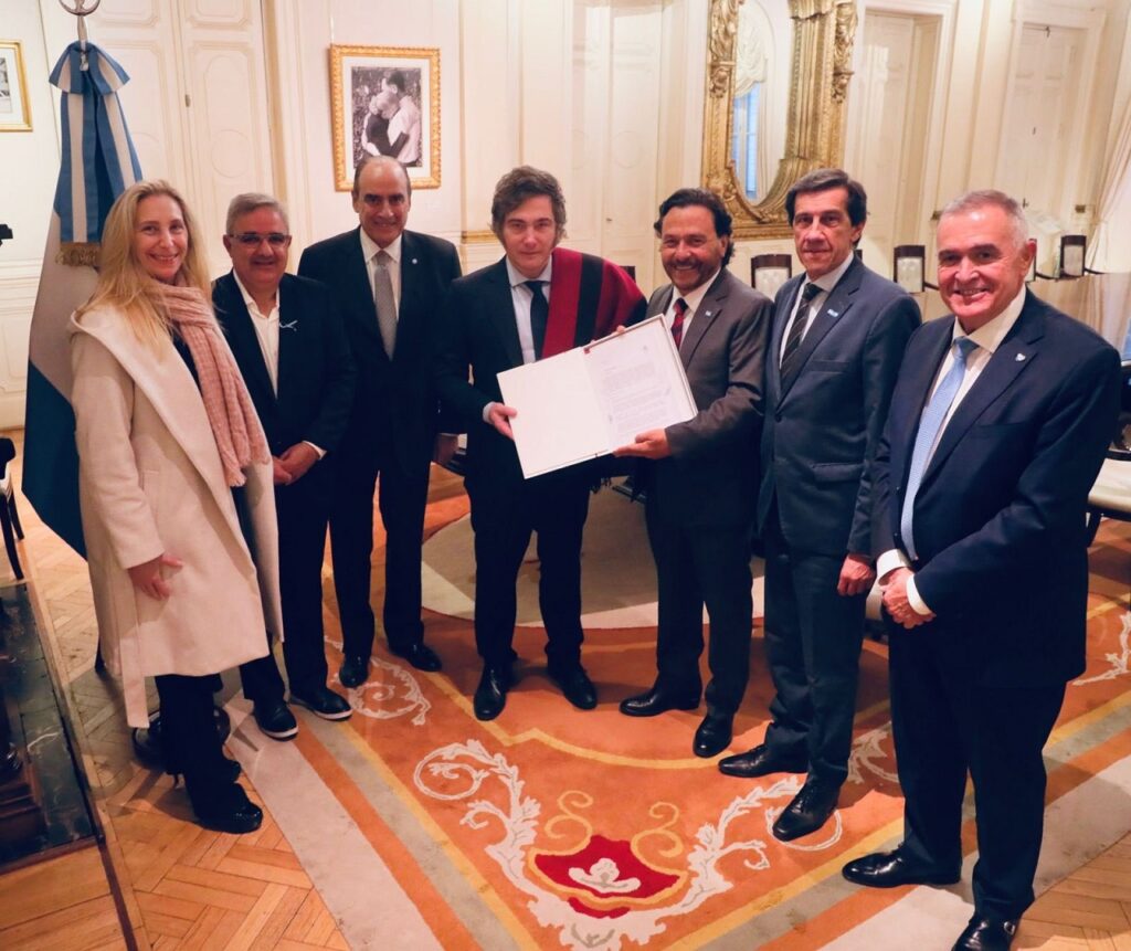 Javier Milei recibe hoy en la Quinta de Olivos a cuatro gobernadores aliados clave en la estrategia que tiene de La Libertad Avanza en el Congreso. 