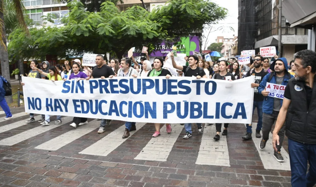 Los gremios docentes y no docentes comenzaron el nuevo paro de 48 horas y advierten una escalada sin precedentes del conflicto universitario.