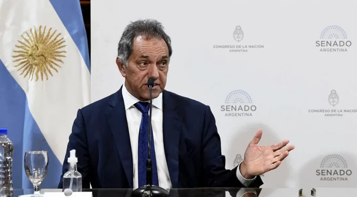 El gobierno envía al secretario de Turismo, Ambiente y Deportes, Daniel Scioli, a defender el Presupuesto 2025 a Diputados. De Caputo ni noticias.