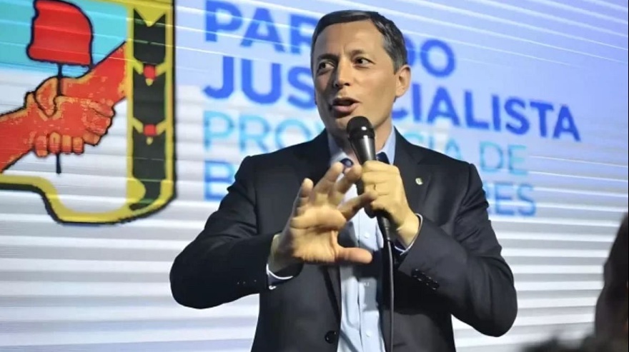 El intendente de Esteban Echeverría, Fernando Gray, encabeza la encuesta de jefes comunales con mejor imagen.