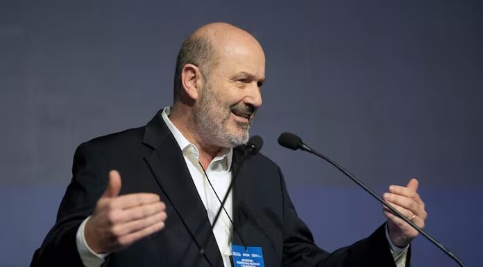 Desde Mar del Plata, Sturzenegger anunció que desde noviembre habrá vuelos directos de Tandil y Olavarría a Aeroparque.