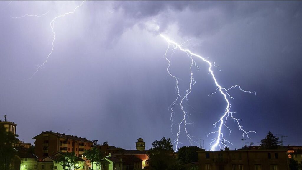 Alerta naranja en el AMBA: el SMN extendió una serie de recomendaciones a tener en cuenta durante el pronóstico de fuertes tormentas que rige en el territorio bonaerense. 