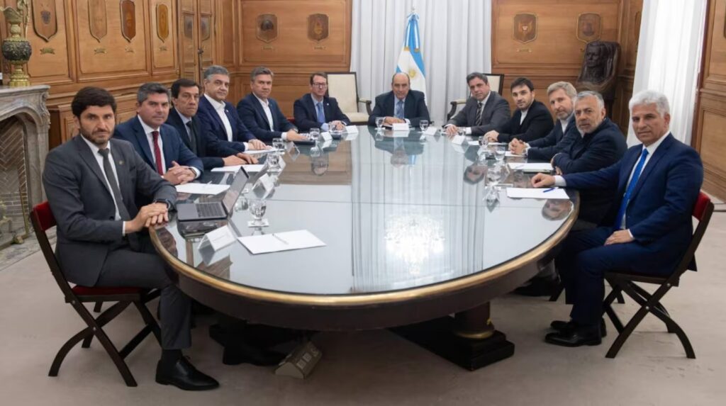 Los gobernadores de Juntos por el Cambio aceptaron abrir el diálogo con Milei en el marco de las negociaciones legislativas por el Presupuesto 2025.