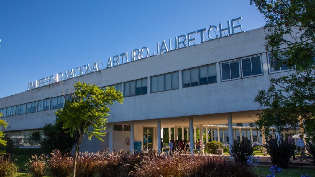 Los concejales de cinco municipios bonaerenses se unieron en una sesión conjunta en defensa de las universidades nacionales.