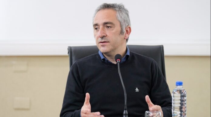 Andrés “Cuervo” Larroque apuntó a La Cámpora por la disputa que abrieron con Kicillof y criticó el acto en La Plata.