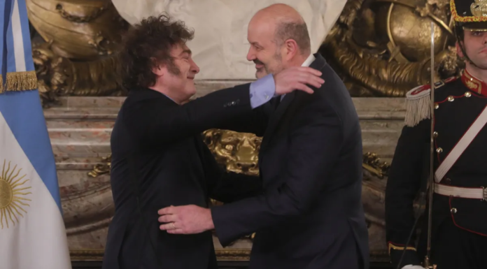 Con la firma de Federico Sturzenegger el Gobierno aplicó en el Boletín Oficial nuevas disposiciones para los trabajadores estatales.