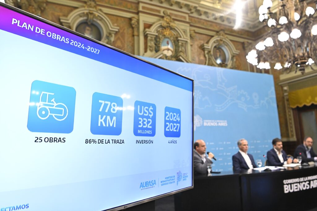 Autoridades de la Provincia y AUBASA presentaron un plan de obras para la autopista Buenos Aires - La Plata.