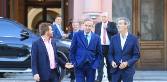 El diputado de Encuentro Federal, Miguel Ángel Pichetto, desafía al oficialismo y presenta un presupuesto 2025 propio, con más partidas para jubilaciones, provincias y universidades.