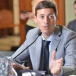 Bordaisco arremetió contra Kicillof y Giles por el conflicto de IOMA con FEMEBA en Navarro El senador bonaerense, Ariel Bordaisco, manifestó su preocupación por la ruptura del vínculo entre el IOMA y FEMEBA, en Navarro.