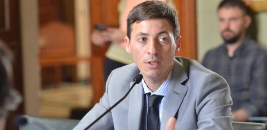 El senador bonaerense, Ariel Bordaisco, manifestó su preocupación por la ruptura del vínculo entre el IOMA y FEMEBA, en Navarro.