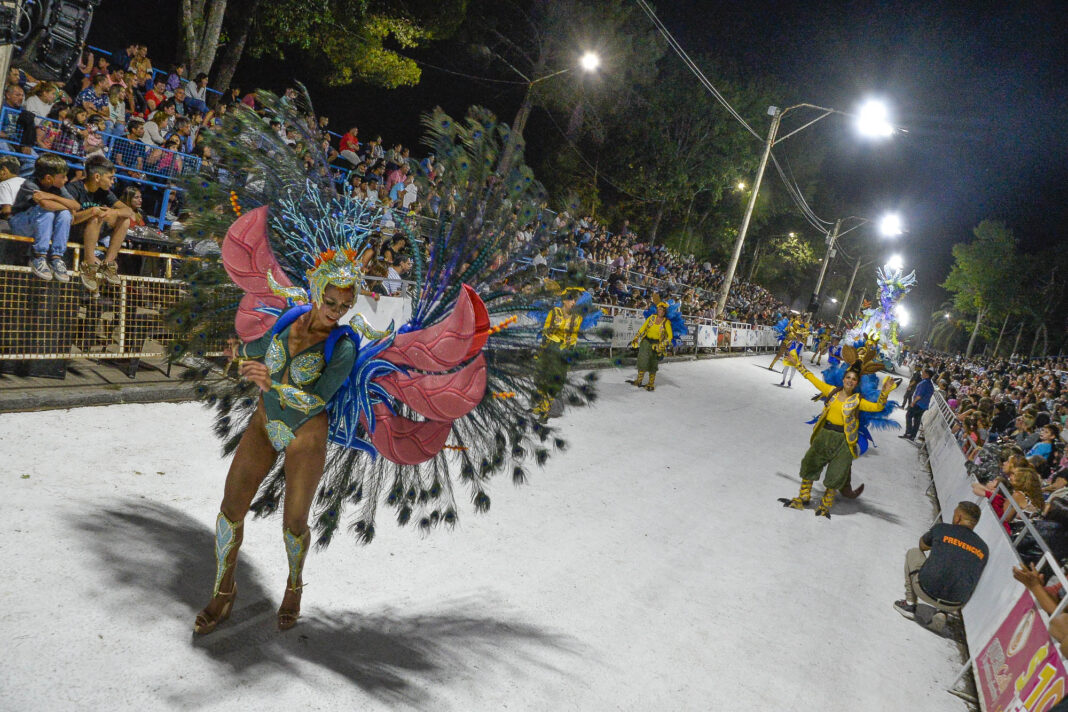 La Legislatura bonaerense convirtió en ley la declaración del Partido de 25 de Mayo como la capital provincial del carnaval, iniciativa de la senadora Lorena Mandagarán.