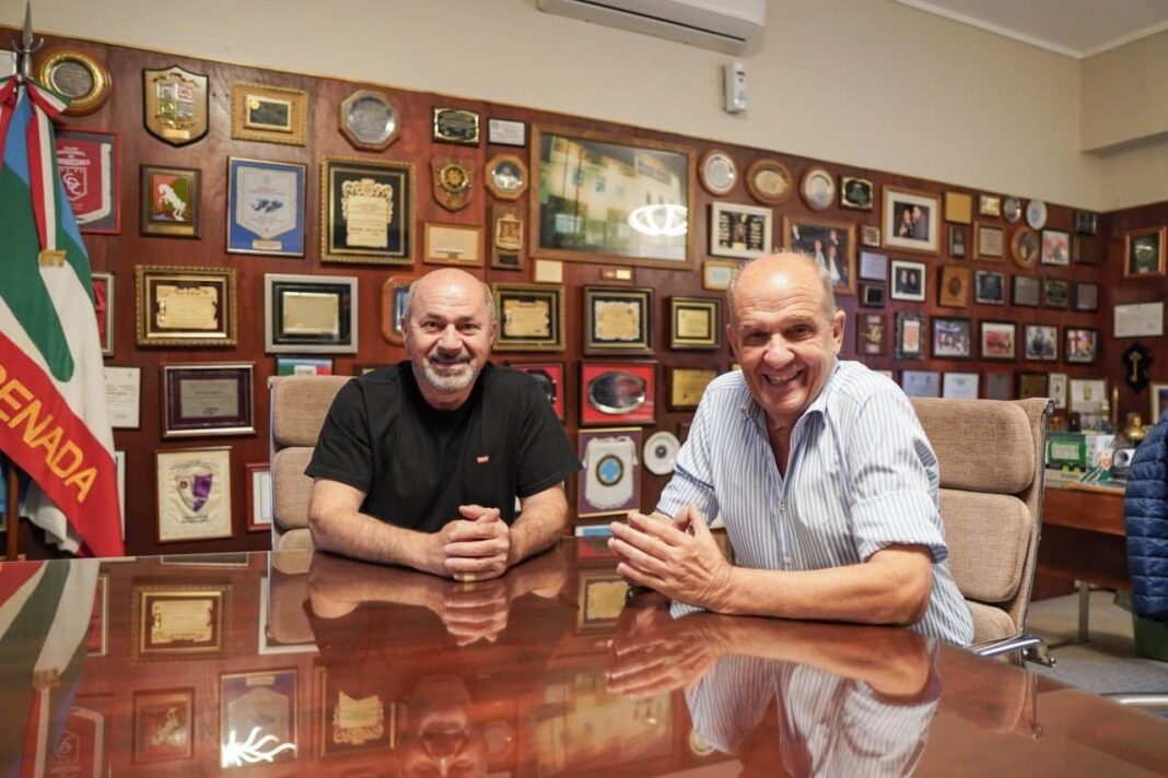 Mario Secco y Pablo Zurro se reunieron en Ensenada en medio de la interna peronista que se abrió tras las fallidas elecciones en el PJ.